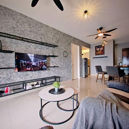 Industrial Design Simfoni 3 Bedroom W Netflix And Wi-Fi Cheras Ngoại thất bức ảnh